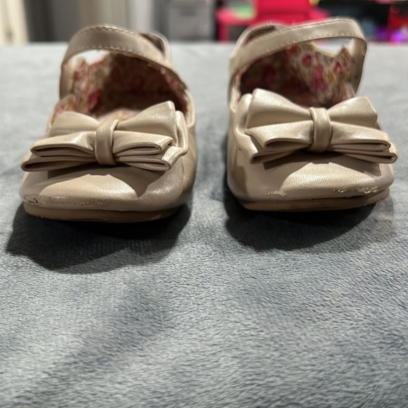 Beige/cream flats - Picture 2 of 3